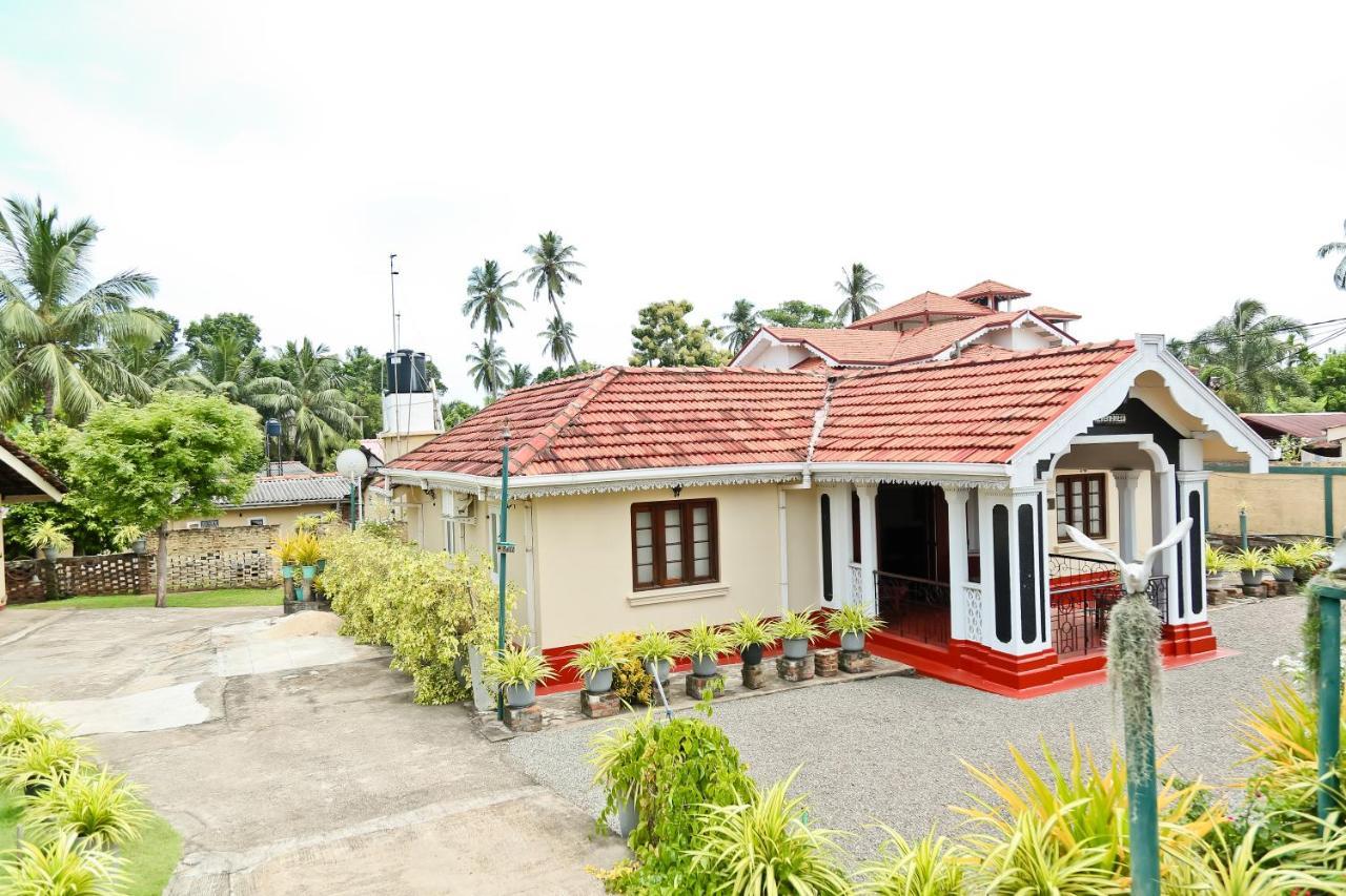 Merlyn Villa Negombo Exterior photo